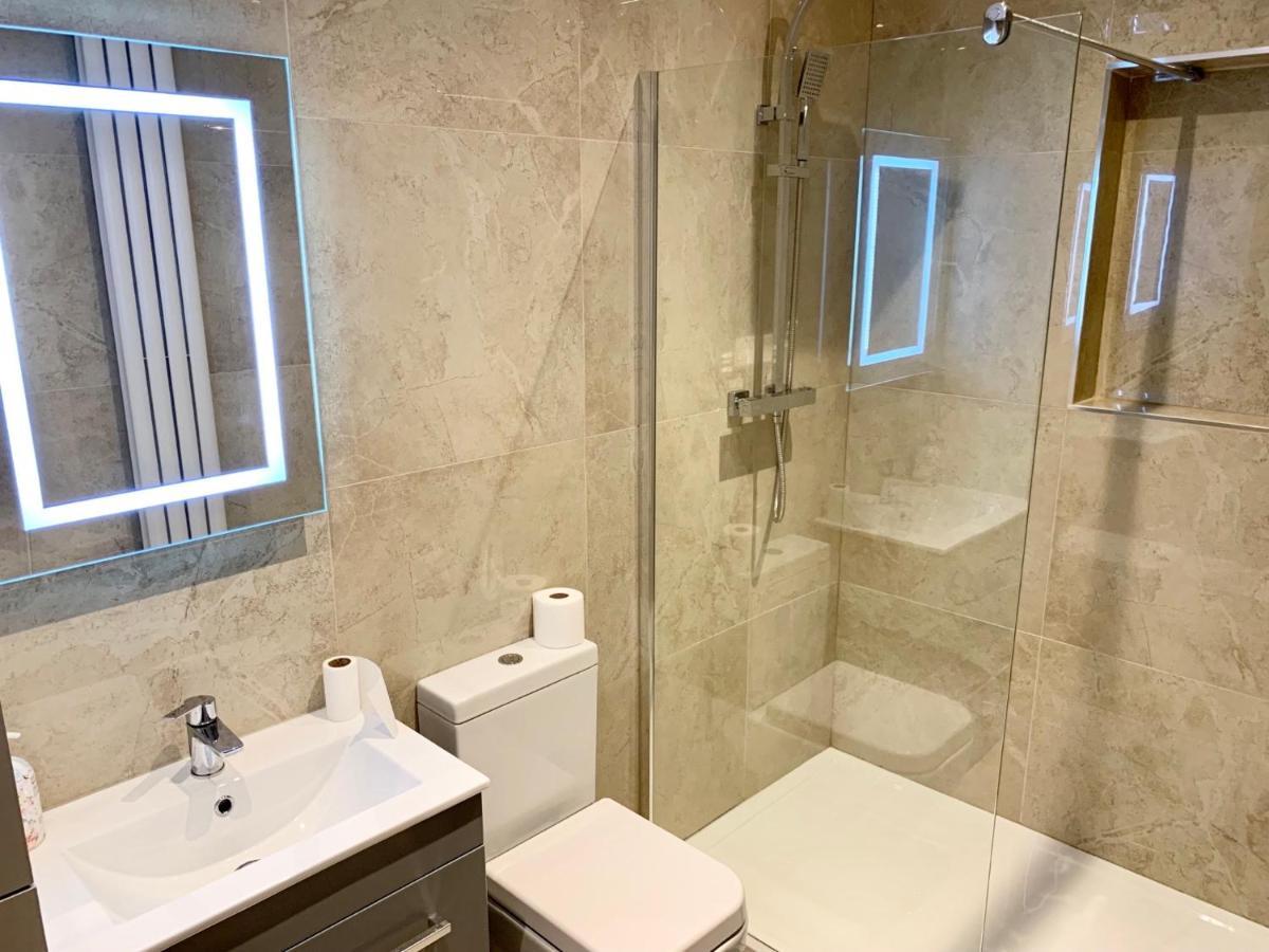 Modern 2 Bedroom Apartment With Private Garden Near Canary Wharf Λονδίνο Εξωτερικό φωτογραφία
